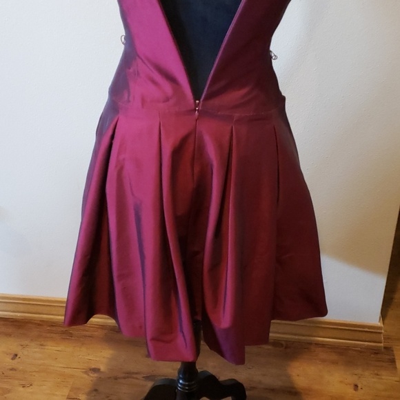 Deep red embroidered strapless dress - Picture 5 of 5